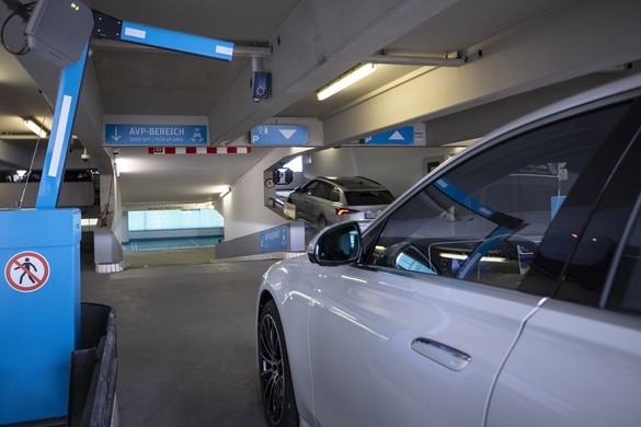 FOTO Bosch și Mercedes lansează prima parcare cu valet automat
