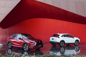 FOTO Mitsubishi a prezentat face-liftul lui Eclipse Cross, cu motorizarea PHEV, pe care europenii o așteaptă în continuare