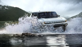 FOTO General Motors a lansat noua generație a lui Hummer: un monstru electric cu 1000 CP și trei motoare