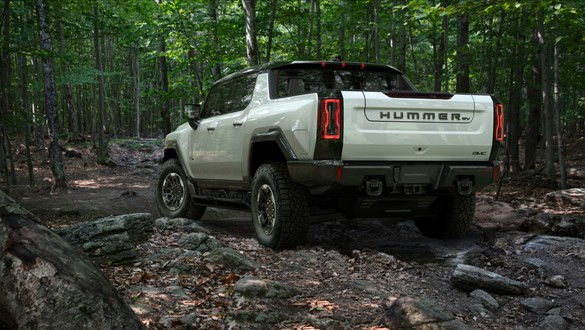 FOTO General Motors a lansat noua generație a lui Hummer: un monstru electric cu 1000 CP și trei motoare