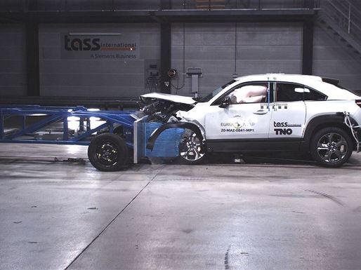 FOTO Mazda MX-30 și Honda Jazz, testate de EuroNCAP, pe noile proceduri mai severe