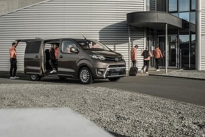 FOTO Toyota lansează versiunea electrică a vanului Proace Verso