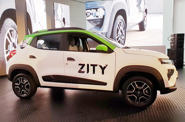 ULTIMA ORĂ FOTO & VIDEO Dacia Spring a sosit în România. Primele impresii din interiorul primului automobil electric Dacia