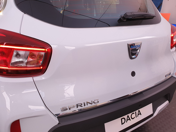 ULTIMA ORĂ FOTO & VIDEO Dacia Spring a sosit în România. Primele impresii din interiorul primului automobil electric Dacia