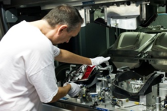 Tranzacție: Varroc, controlată de miliardarul indian Tarag Jain, devine unic acționar la compania înființată cu Elba Timișoara 