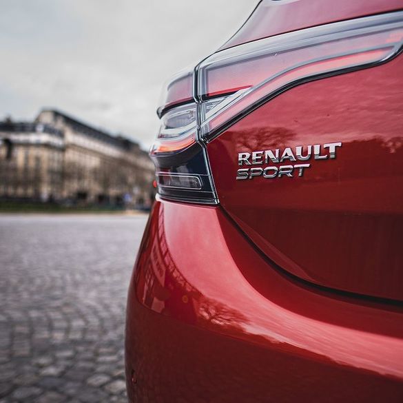 FOTO Surpriză pentru fanii Dacia: Renault a adus Sandero RS în Europa