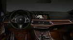 VIDEO Noile tehnologii, folosite de BMW pentru a trimite mesaje de Crăciun și Anul Nou direct în mașină