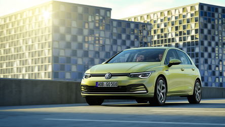 Volkswagen Golf 8 se întoarce la service la scurt timp după ce a ieșit pe porțile fabricii