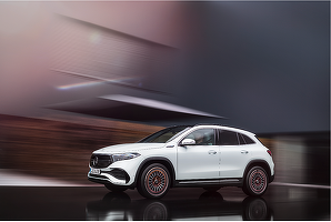 FOTO & VIDEO Mercedes-Benz sparge gheața - prezintă EQA, primul automobil compact al unei mărci europene premium