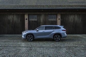 FOTO & VIDEO Toyota intră în Europa pe segmentul SUV-urilor cu 7 locuri cu noul model Highlander