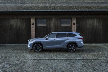 FOTO & VIDEO Toyota intră în Europa pe segmentul SUV-urilor cu 7 locuri cu noul model Highlander