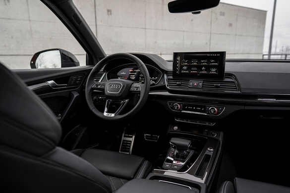 FOTO Audi lansează pe piață versiunile coupe Q5 și SQ5 Sportback, rivalii lui BMW X4 și Mercedes GLC Coupe