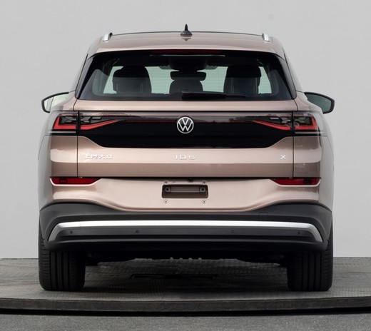FOTO Viitorul VW ID.6, dezvăluit din greșeală de Ministerul Industriilor din China