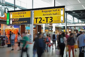 OMS avertizează aeroporturile să nu ceară călătorilor adeverințe de vaccinare împotriva COVID-19