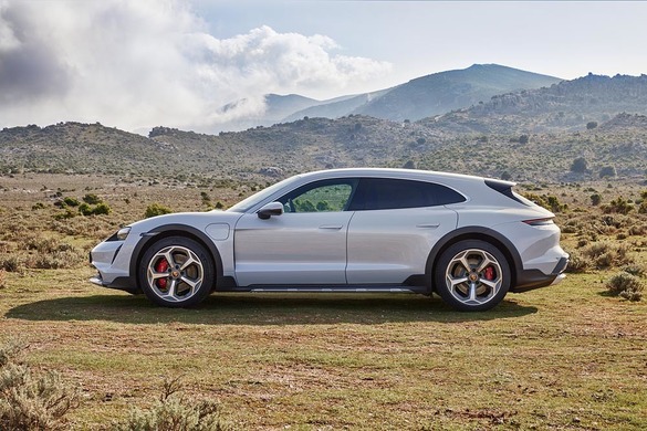 VIDEO & FOTO Porsche a prezentat în premieră mondială Taycan Cross Turismo, al doilea model electric al mărcii. Prețurile pentru România