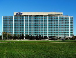 FOTO A cincea generație a familiei Ford preia conducerea. Strănepoata lui Henry Ford va deveni președinte executiv