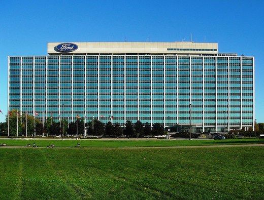 FOTO A cincea generație a familiei Ford preia conducerea. Strănepoata lui Henry Ford va deveni președinte executiv