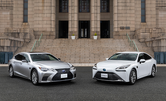 FOTO Toyota intră în competiție cu celebrul sistem AutoPilot de la Tesla - lansează propriul sistem de conducere autonomă, Advanced Drive, care urmărește ochii șoferului și trage pe dreapta în caz de pericol