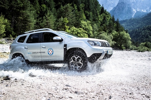 VIDEO & FOTO Dacia Duster, folosită de salvamontiștii sloveni, croați și sârbi 