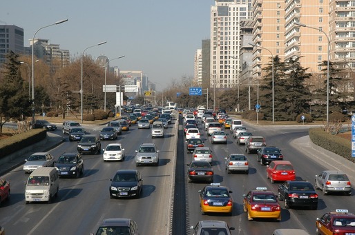 Vânzările auto din China au scăzut, primul declin din ultimele 14 luni