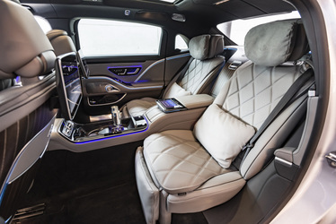 FOTO Mercedes lansează noua generație Maybach S-Class, cea mai luxoasă versiune a limuzinei germane