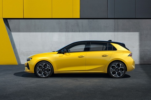 VIDEO&FOTO Opel a prezentat noul Astra, cu un design spectaculos