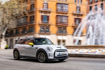 MINI anunță cifre record la vânzările de mașini electrice din România