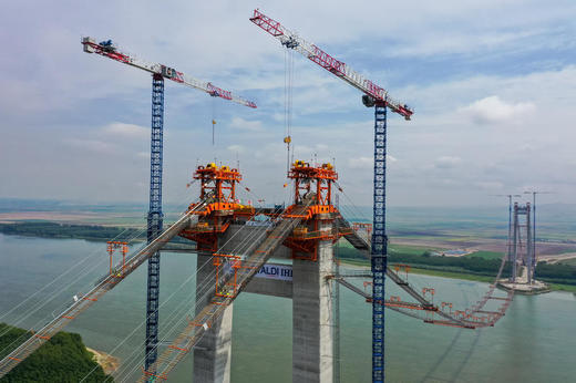 VIDEO Podul peste Dunăre de la Brăila va fi inaugurat la finalul lui 2022, împreună cu 10 km din drumurile de legătură, susține Ministrul Transporturilor