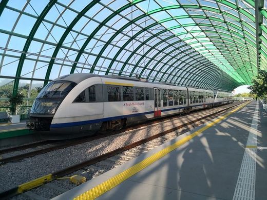 Proiect pilot pe ruta București Nord – Aeroport Henri Coandă și retur: Legitimațiile de călătorie vor putea fi verificate, validate și emise prin dispozitivele mobile
