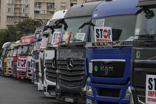 VIDEO&FOTO TIR-iștii au ieșit pe stradă cu zeci de camioane, în Piața Victoriei