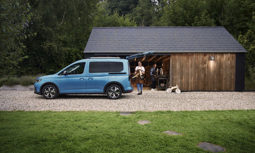 VIDEO & FOTO Noul Ford Tourneo Connect, versiunea de pasageri a lui Transit, prezentat în premieră. De când apare în România