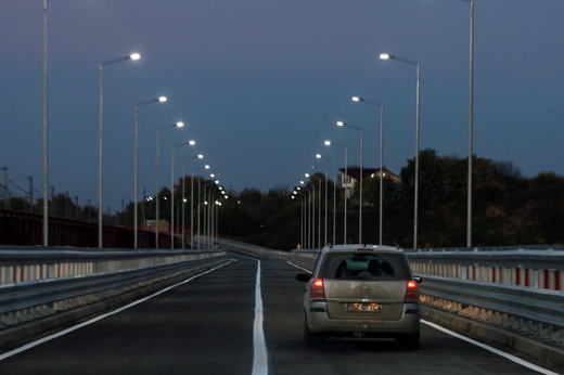 FOTO Noul pod peste râul Buzău, ridicat în ultimii trei ani lângă cel proiectat de Anghel Saligny, deschis circulației