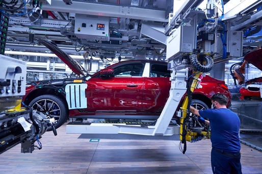 BMW a început la Munchen producția lui i4, rivalul Tesla Model 3, pe aceeași linie cu Seria 4