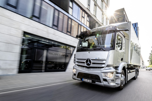 Daimler Truck primește rating favorabil înainte de listare