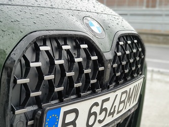 BMW Group și-a menținut veniturile peste cele de anul trecut, în trimestrul trei, și raportează o creștere a profitului