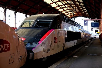 Marea Britanie anulează o parte din planul de 96 miliarde de lire HS2 care prevede construirea de linii ferate de mare viteză