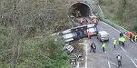 VIDEO Tragedie pe o autostradă din Bulgaria: Cel puțin 46 de oameni au murit după ce un autocar a luat foc