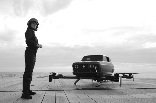 VIDEO & FOTO Renault prezintă un vehicul inedit, versiunea zburătoare a lui R4