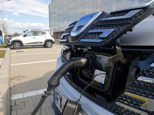 Piața de automobile electrice din România s-a dublat, după lansarea Dacia Spring. Pondere a automobilelor electrice greu de imaginat anterior