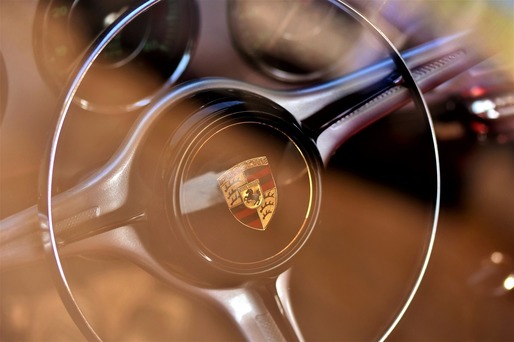 Porsche se așteaptă la un alt an cu vânzări record, în pofida deficitului de cipuri