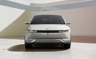 Hyundai face un upgrade modelului IONIQ 5, cu o baterie mai mare și oglinzi digitale