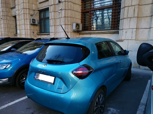 FOTO ANAF și-a cumpărat primele mașini electrice, având și stație de încărcare. Modelul auto, "ghicit" de Profit.ro din toamnă pe baza.... caietului de sarcini