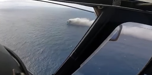 VIDEO O navă plină cu mașini de lux a luat foc și a intrat în derivă în mijlocul Atlanticului. Porsche și Volkswagen, pierderi uriașe 