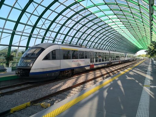 Numărul pasagerilor transportați cu trenul revine aproape de nivelul din 2019