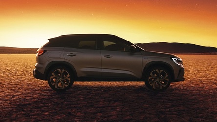 FOTO Renault Austral, noul SUV compact care înlocuiește vechiul Kadjar