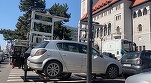 VIDEO În zone din București a început ridicarea mașinilor parcate neregulamentar, inclusiv de pe trotuar. Suma impusă proprietarilor