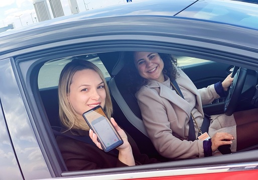 Concurență pentru Uber și Bolt, la Sibiu: Angajații Continental au primit cadou o aplicație
