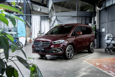 FOTO Mercedes lansează noul model T Class, o versiune mai sofisticată a lui Citan, care va avea în viitor și motorizare electrică. Prețurile pentru piața din România