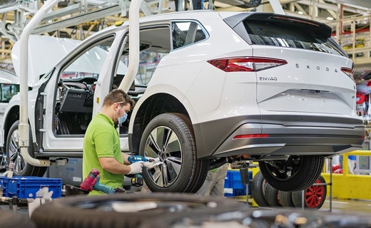 Skoda repornește producția modelului electric Enyaq, cu piese produse în Ucraina
