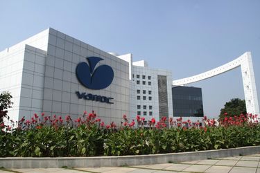Indienii de la Varroc renunță la diviziile de faruri din SUA și Europa pentru a se concentra pe producția de electronice, inclusiv în România